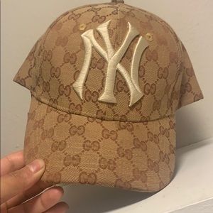 GUCCI EMBROIDERED NY PATCH HAT